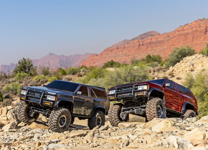 Traxxas TRX-4 Nissan Pathfinder 1/10 Scale RTR Trail Crawler  Part # 110056-4