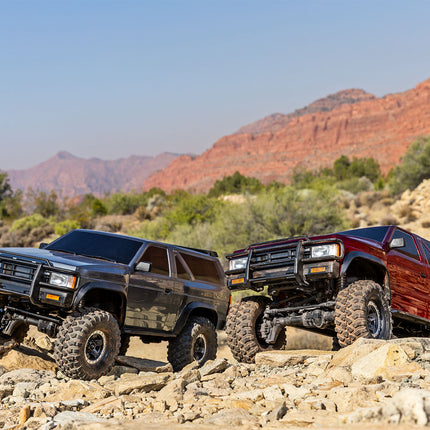 Traxxas TRX-4 Nissan Pathfinder 1/10 Scale RTR Trail Crawler  Part # 110056-4