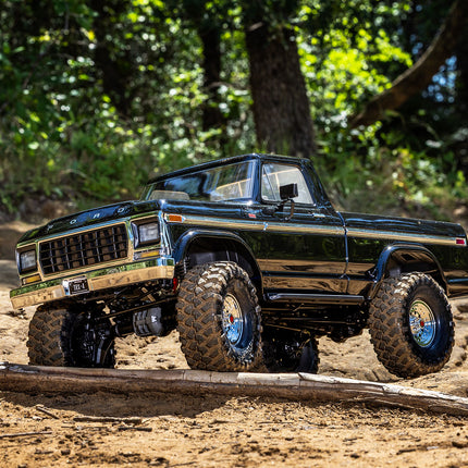 Traxxas TRX-4® 1/10 4WD RTR Scale & Trail® Rock Crawler w/1979 Ford® F-150® Ranger XLT Body (Black or Blue) (92144-4)