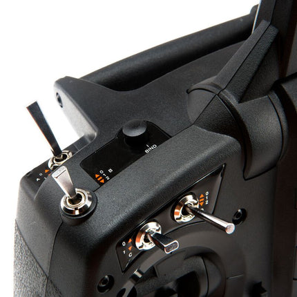 Spektrum RC DX6e 6 Channel Full Range DSMX Transmitter (Transmitter Only)