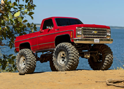 Traxxas TRX-4 1/10 Trail Crawler Truck w/'79 Chevrolet K10 Truck Body w/TQi 2.4GHz Radio